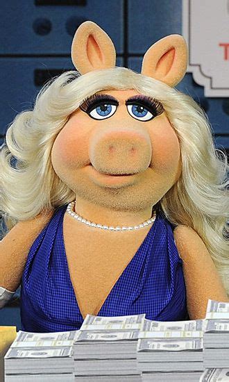 miss piggy to her autobiography